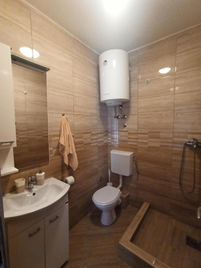 Lastva Holliday Rooms บุดวา ภายนอก รูปภาพ