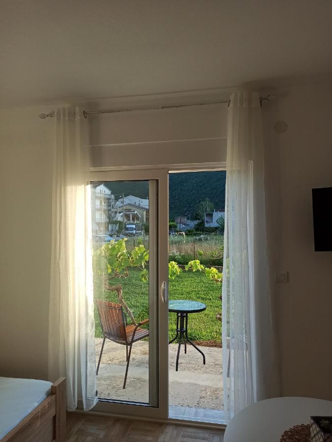 Lastva Holliday Rooms บุดวา ภายนอก รูปภาพ