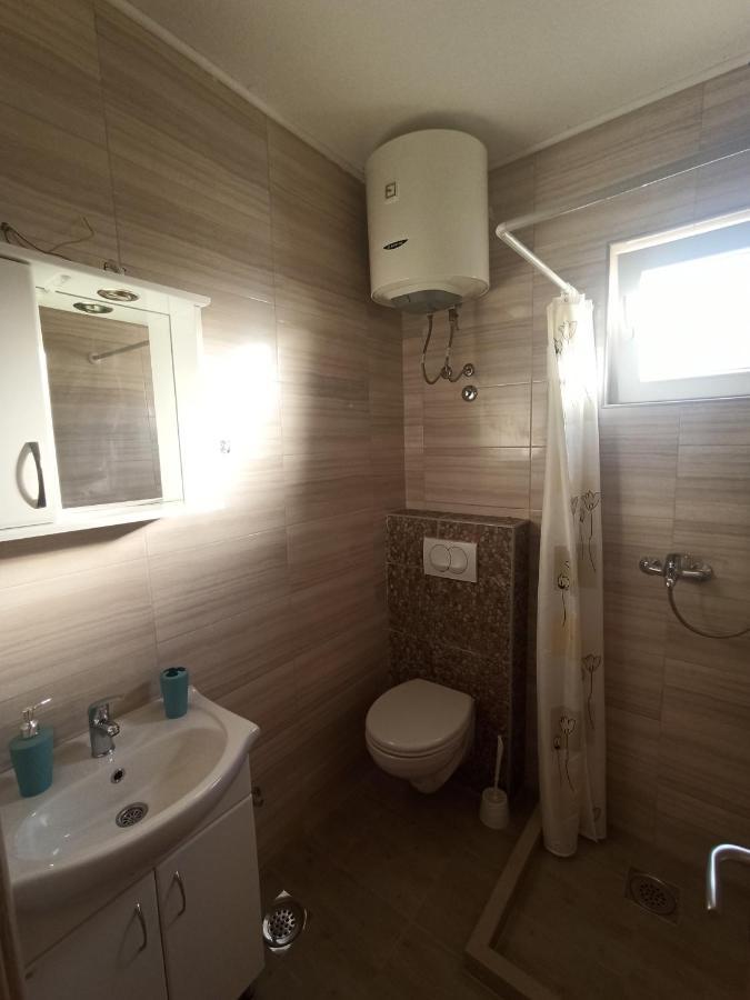 Lastva Holliday Rooms บุดวา ภายนอก รูปภาพ